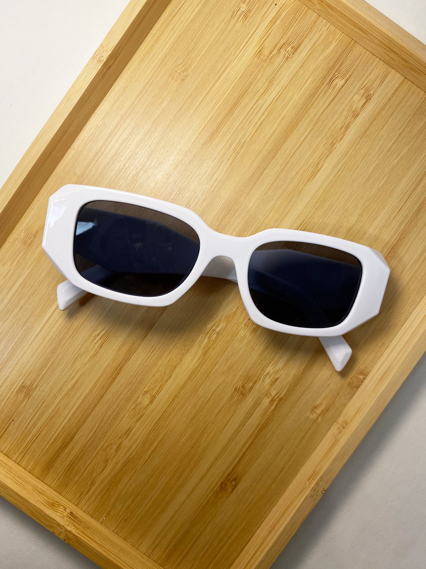 Issa Dupe Sunnies - White